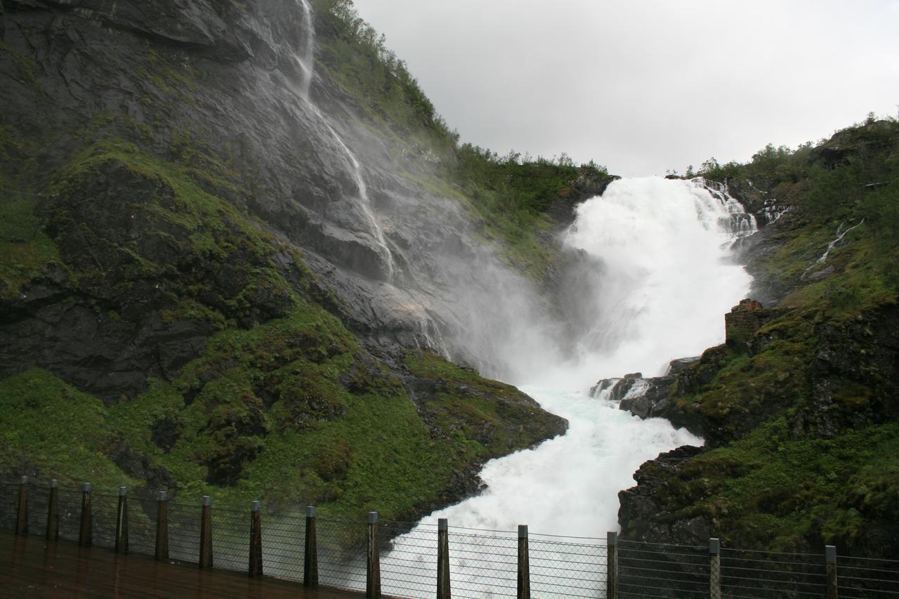 Der Fjordtraum In Balestrand Direkt Am Wasser Extérieur photo